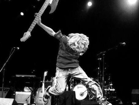 A Melodia da Moda: Como a Música Influencia e Dá Vida a Estilos Únicos