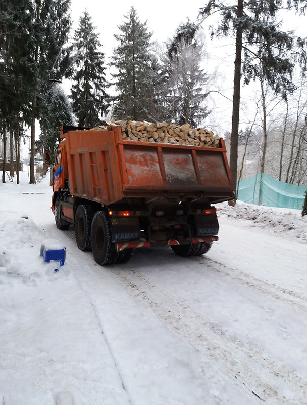 Заготовка, продажа и доставка дров. Конт. тел.. :  8 ( 900 ) 578-08-16.. Дрова Берёзовые колотые. Дрова Ольховые ( Царские ) и Дубовые колотые. Дрова Осиновые. Доставка дров по Калужской и Юго-Запад Московской области. Доставка дров по Киевскому и Калужскому шоссе. Доставка дров Новая Москва и Юго-Запад Москвы и Московской области. С доставкой в Заокском районе Дрова берёзовые с доставкой в Тарусском районе Дрова берёзовые с доставкой в Малоярславецком районе Дрова берёзовые с доставкой в Боровском районе Дрова берёзовые в доставкой в Жуковском районе Дрова берёзовые с доставкой в Боровском районе Дрова берёзовые с доставкой в Подольском районе Дрова берёзовые с доставкой в Наро-Фоминском районе Дрова берёзовые с доставкой Сосенский Дрова берёзовые с доставкой Оптина Пустынь Дрова берёзовые с доставкой Муратовка Дрова берёзовые с доставкой Тихонова Пустынь Дрова берёзовые с доставкой Сляднево Дрова берёзовые с доставкой Лесной городок Дрова берёзовые с доставкой Трёхгорка Дрова берёзов