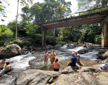 El Salto rope swing waterfall in La Fortuna