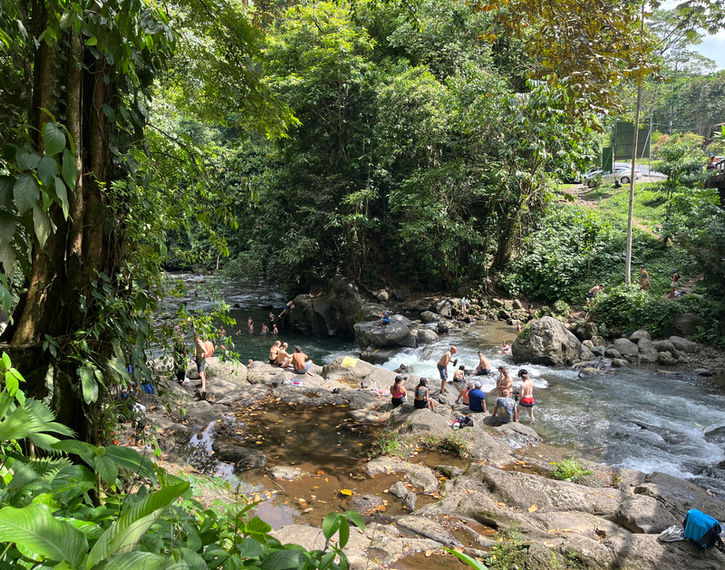 El Salto rope swing waterfall in La Fortuna