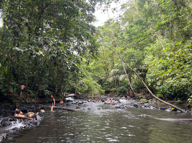 El Choyin natural hot springs in La Fortuna