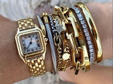 Silver or gold jewlery - which looks best with your skintone?