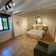 Bedroom with king size bed