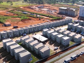 Uma ótima notícia para as famílias de baixa renda do Distrito Federal que sonham com a casa própria: o valor do "Cheque Moradia", parte do programa Morar DF, foi reajustado. O subsídio, que ajuda a cobrir o valor da entrada de financiamentos imobiliários, passou de R$ 15 mil para R$ 16.079,27. O anúncio foi feito na data em que se comemora o Dia Nacional da Habitação, 21/8/2025.