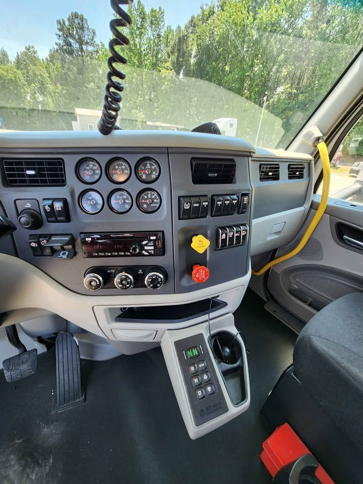 Thumbnail: 2020 Peterbilt 567 Allison AUTO