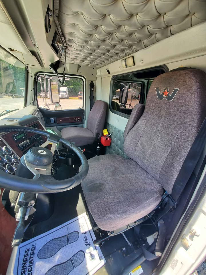 Thumbnail: 2017 Western Star 4700SF Quad Dump