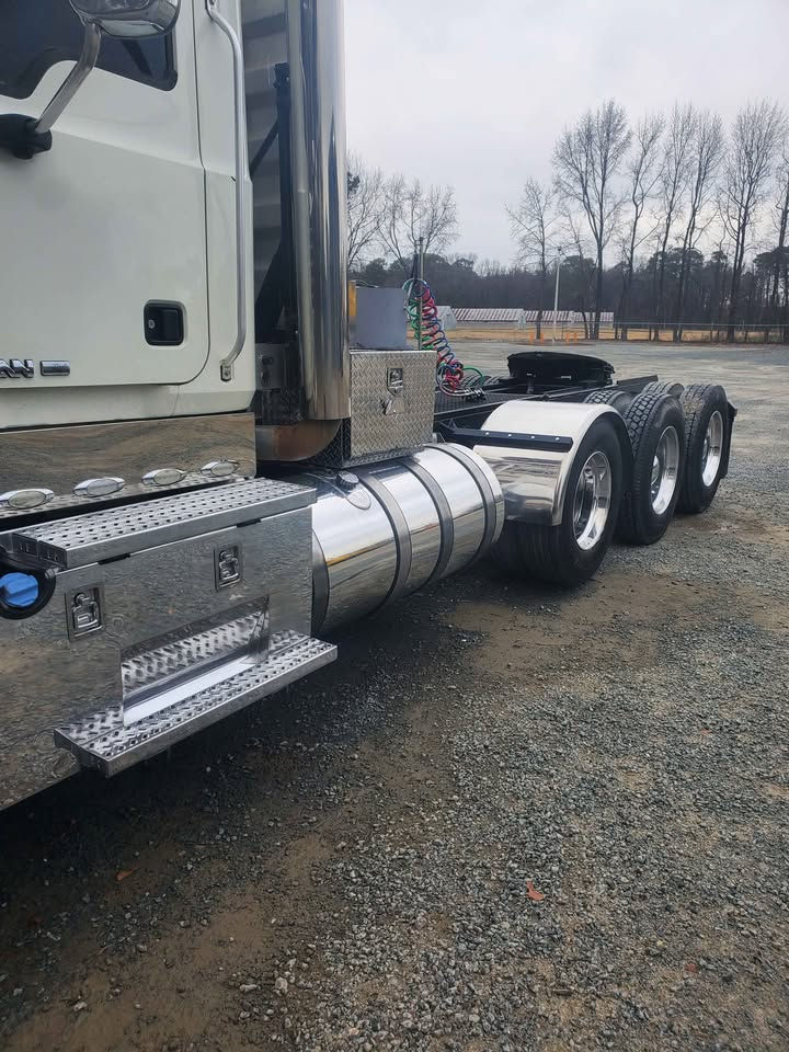 Thumbnail: 2016 Mack Titan Tri-axle Heavy Haul