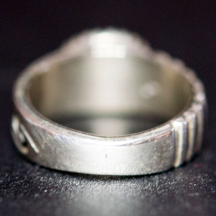 サムネイル： 銘:Floyd Namingha Lomakuyvaya　幸福の象徴，命の源を表す「サンフェイスとベアバウのリング(#14)」