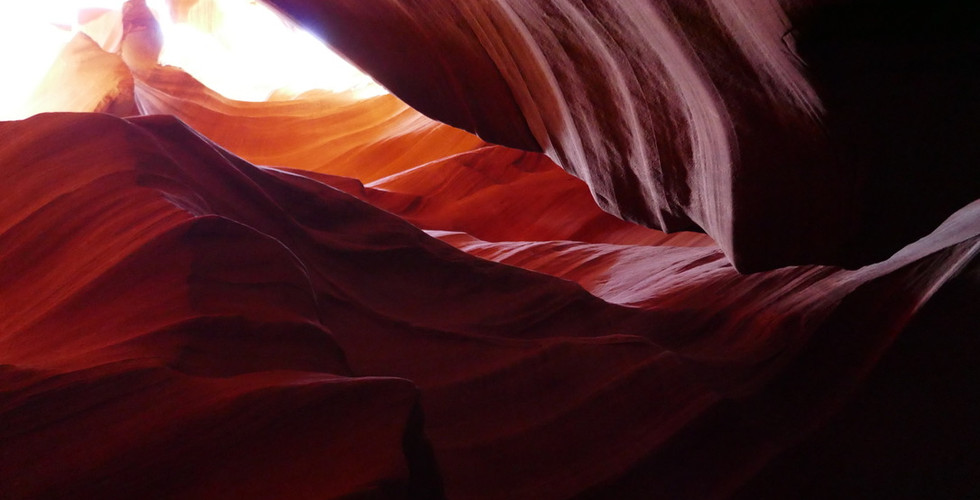 one day tour guide for page arizona, southwestern roadtrip through the us, what to do in page arizona, upper antelope canyon photos, upper antelope canyon pinterest, navajo nation upper antelope canyon, adventurous antelope canyon tours upper antelope canyon, walking tour through atnelope canyon, cool rock formations upper antelope canyon, red light