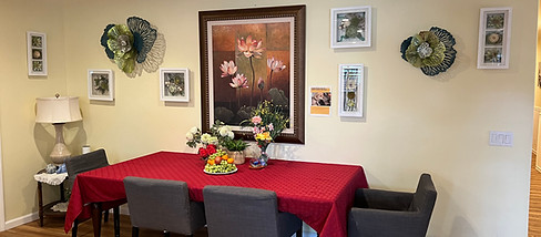 Casa Salisbury dining room with table