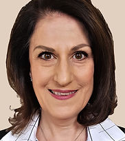 TH Headshot1 2021_edited_edited.jpg