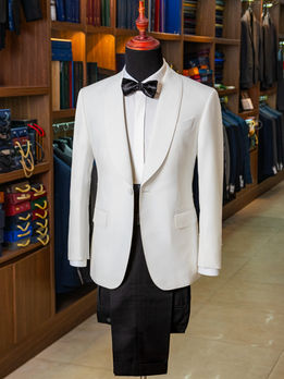 Tailor-Made White Wedding Vest / White Tuxedo for Grooms, Parties, and Conferences.