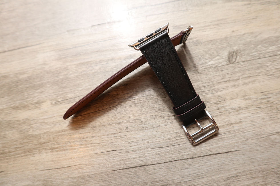 Thumbnail: Apple Watch Girth Buckle Leather Strap in Black