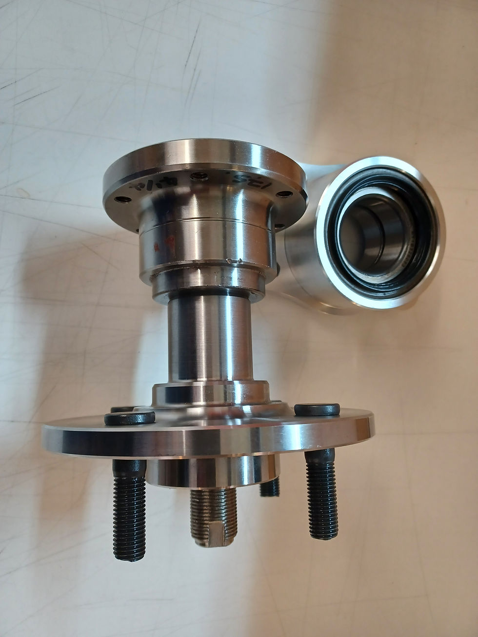 Thumbnail: 2 x Sierra Cosworth Rear Hubs.