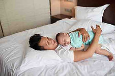 sleeping-with-dad-E4SDHJ7.jpg