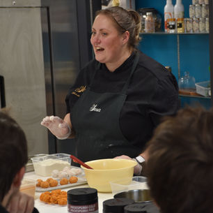 Michelle Gillott: Afternoon tea & pastry