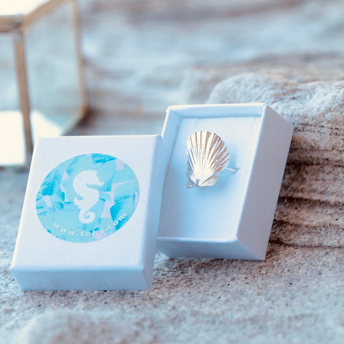 Thumbnail: Love at first sight ring