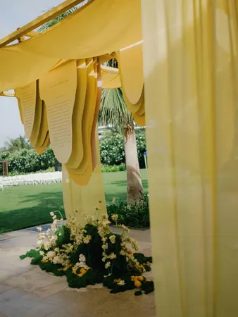 Không gian chào đón khách theo phong cách mùa hè tại đám cưới Kai Đinh, khởi đầu cho hành trình đi qua những mùa yêu