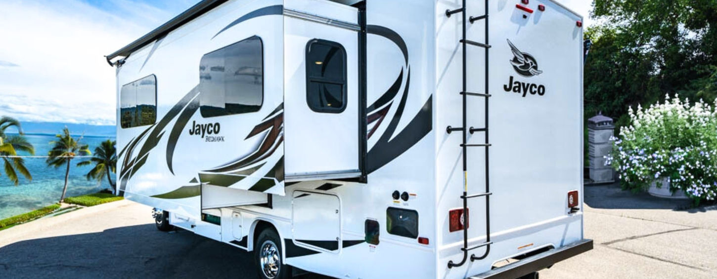 Vanilla Redhawk Class C motorhome exterior – photo 2