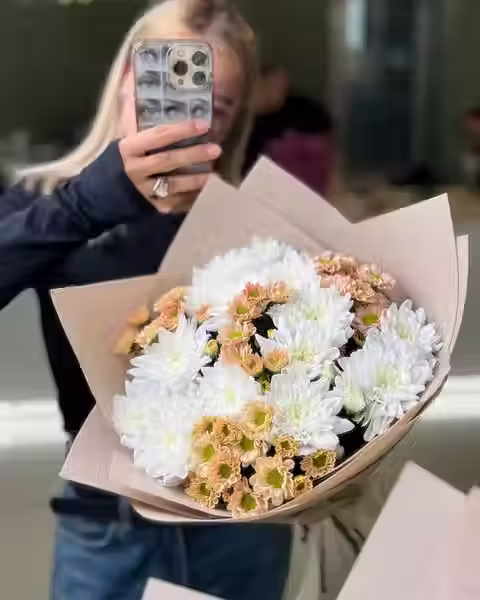 Flower Delivery Budapest Dolce Vita