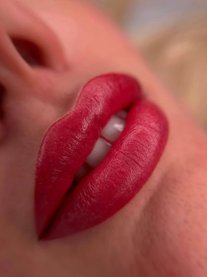 Szájtetoválás tejles rúzs hatas