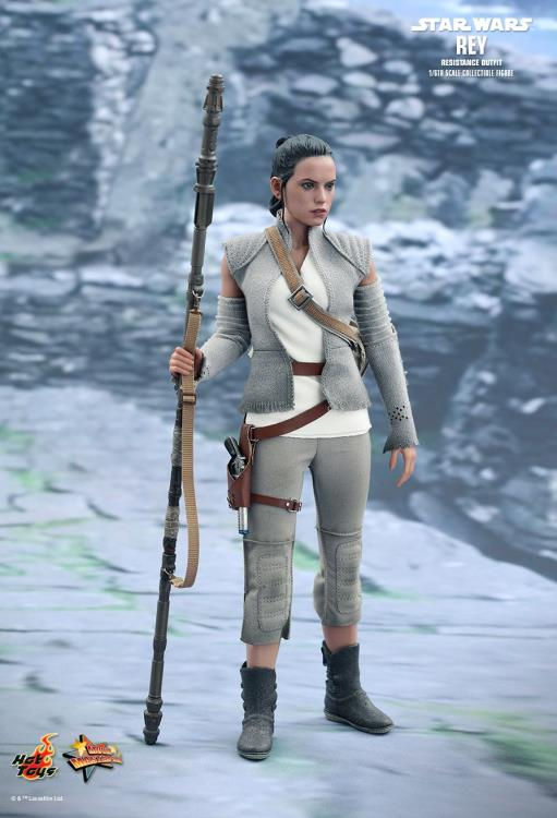 Thumbnail: Star Wars - Hot Toys MMS377 Rey (Resistance Outfit) 1/6 Action Figure