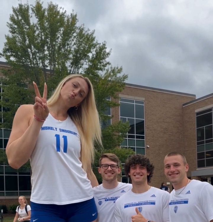 Writer: Megan Becker (7'3)