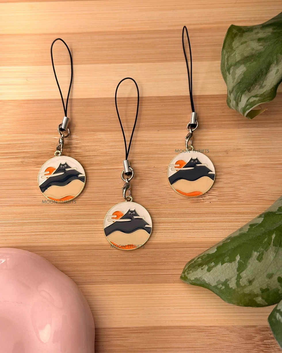 Mount Fuji Cat Enamel Phone Charm/Keychain