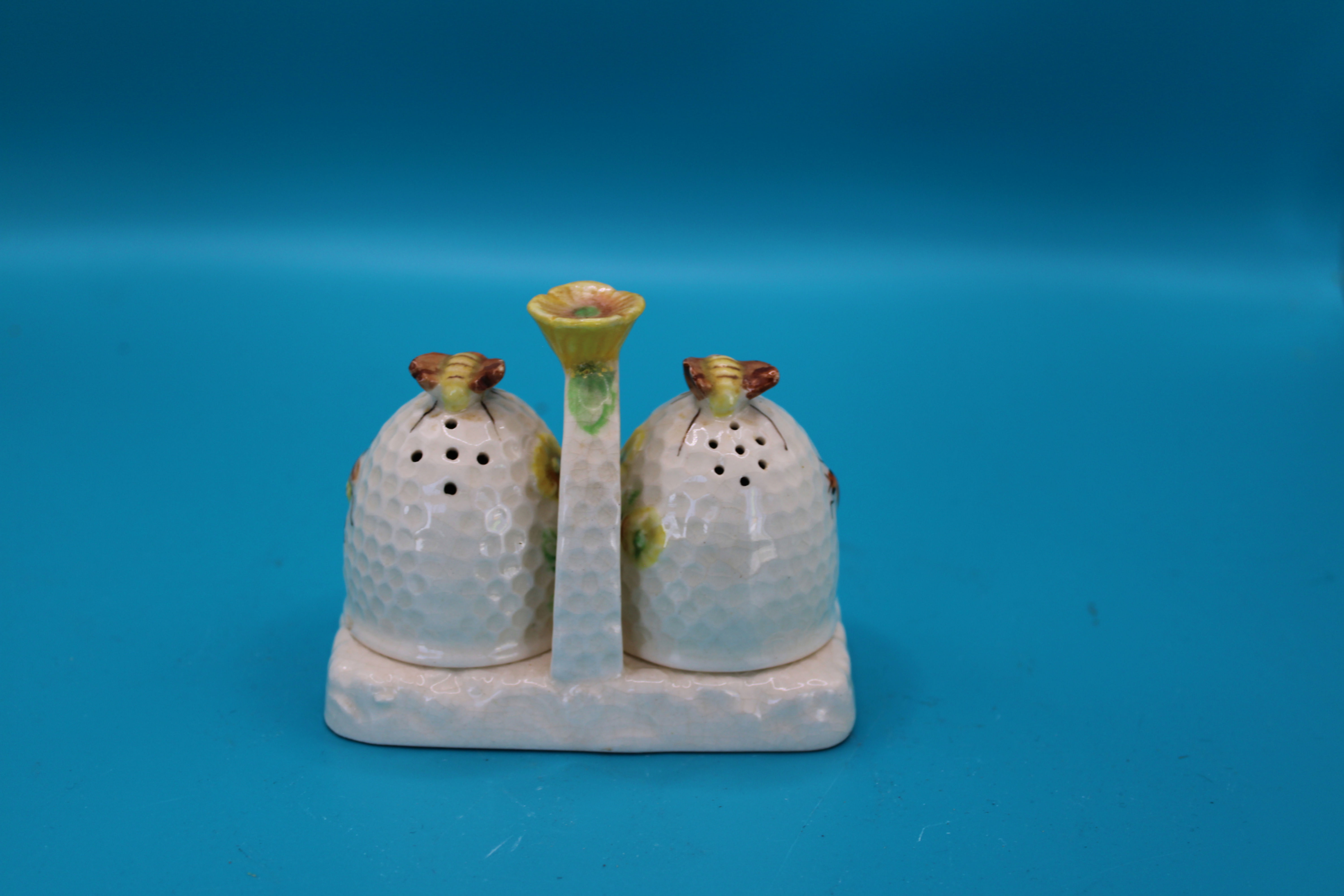 Bee salt and pepper shaker