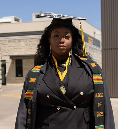grad pics 25’-220.jpeg