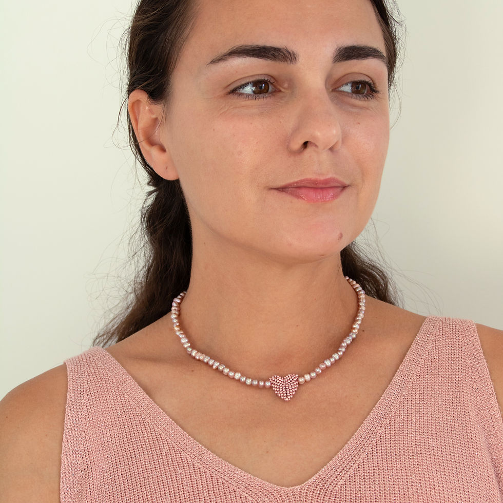 Pink Heart Pearl Choker, handmade by My Reyzele, detail view 2