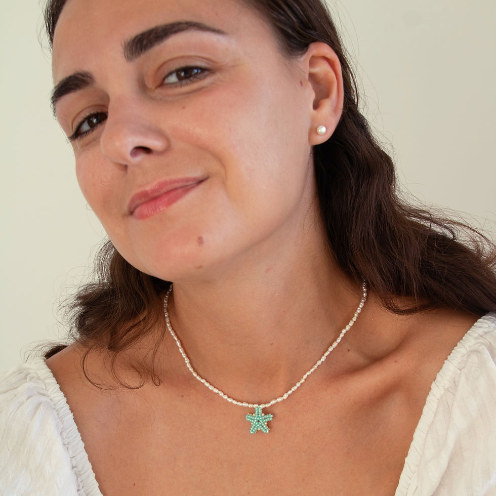 Light Blue Starfish – handmade choker by My Reyzele, detail view 2