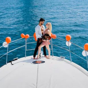 How to Plan the Perfect Valentine’s Day Yacht Trip