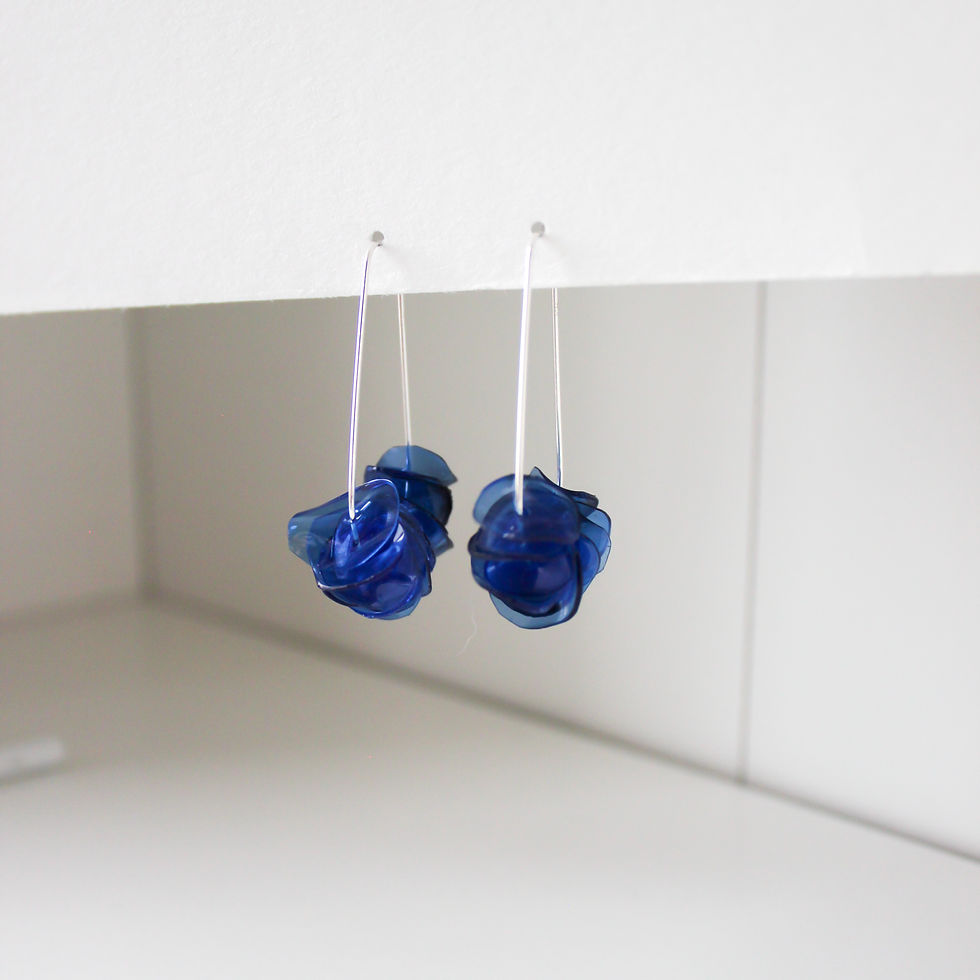 Thumbnail: Leona Deep Blue Drops