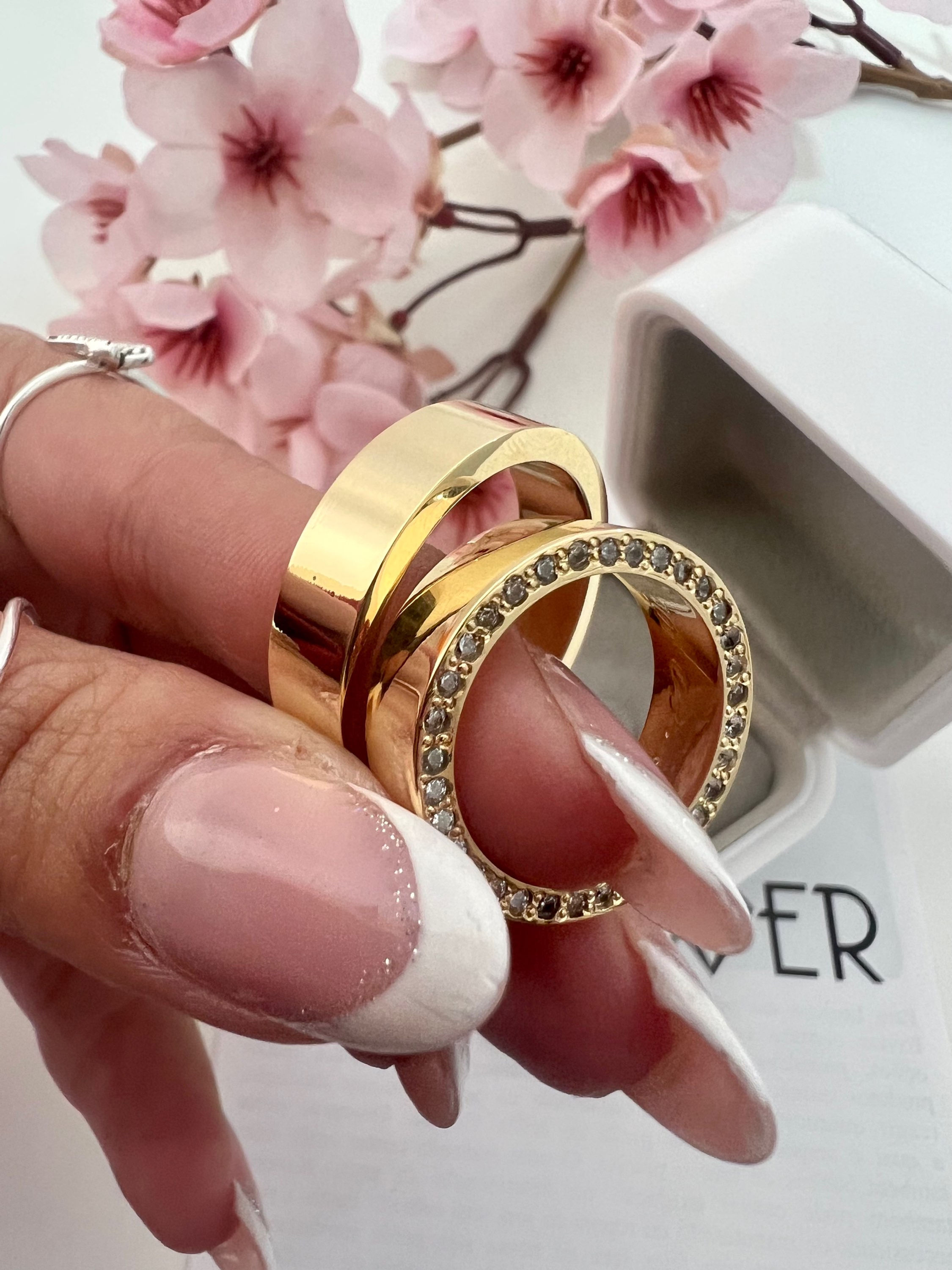Alianças Gold Luxury ♥ Noivado e Casamento