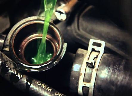 Importancia del anticongelante en tu vehículo