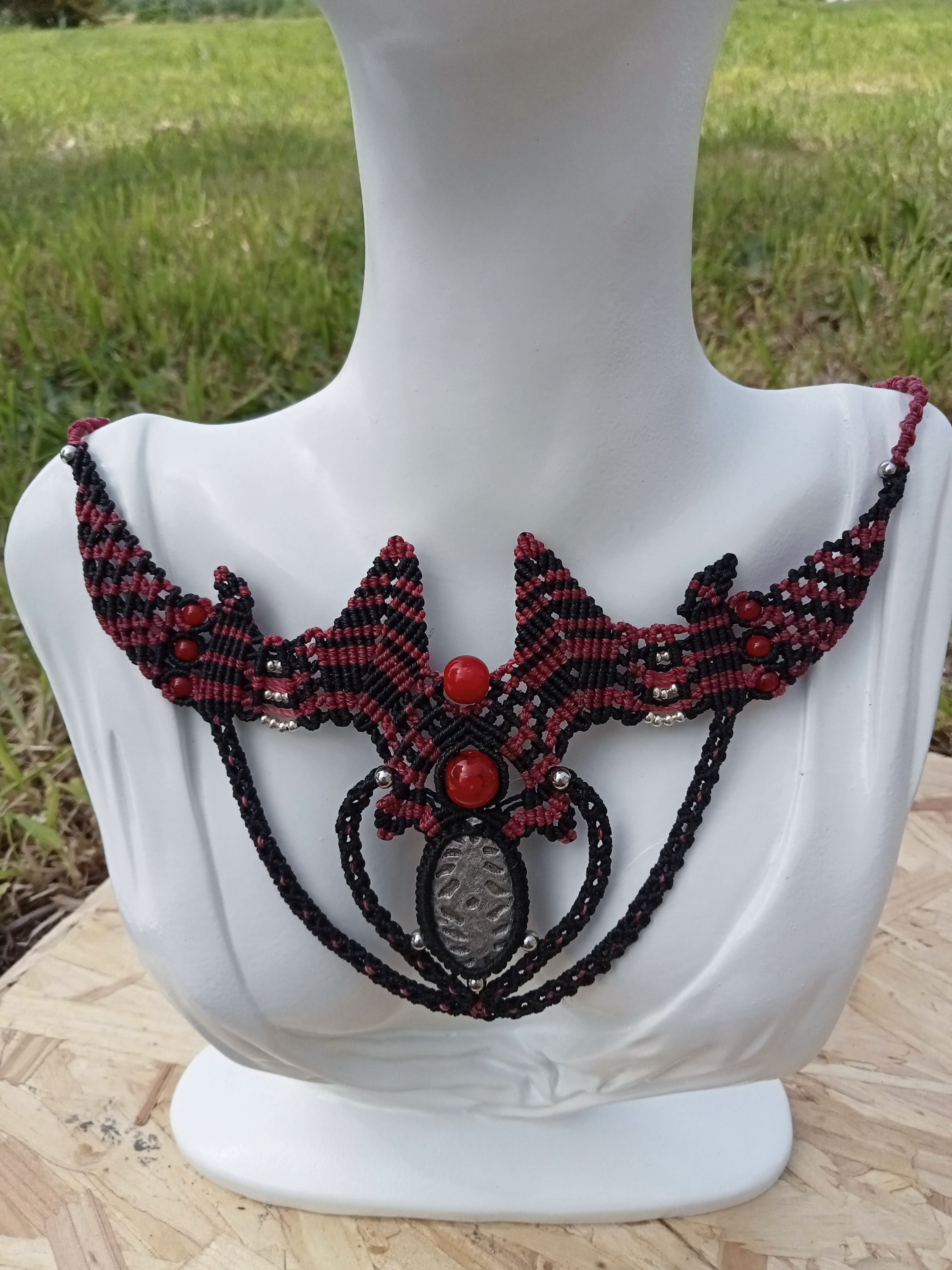Collier Dracula - Noir Framboise