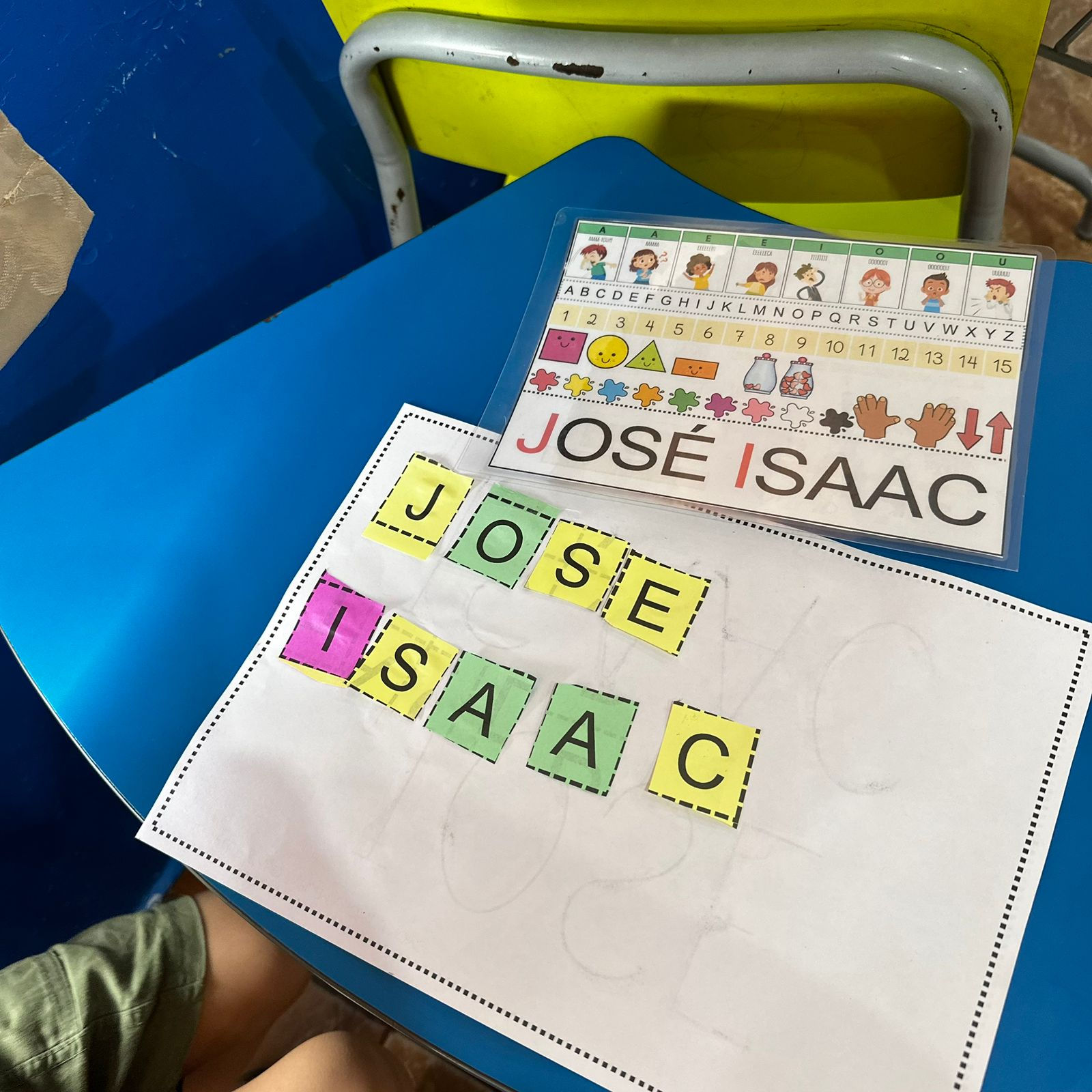 KIT NOME: CRACHÁ E ATIVIDADE