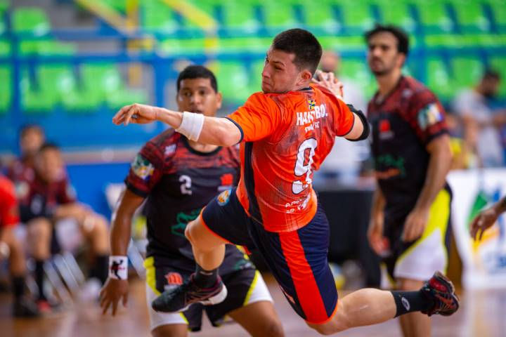 Univali Itajaí (SC) x Manauense (AM) (foto Bruno Ruas)
