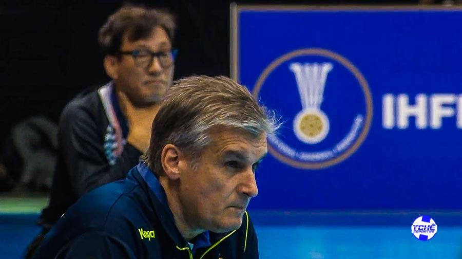 Jorge Duñas, técnico da Seleção Brasileira de Handebol Feminino. (foto reprodução IHF)