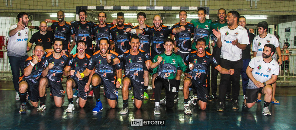 São Caetano(SP) comemora vaga nas semifinais da Liga Nacional Masculina de Handebol 2018 (foto Andréa Rodrigues - Tchê Esportes)