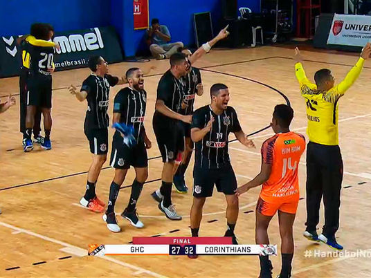 Corinthians Guarulhos (SP) Ă© bronze na Liga Masculina