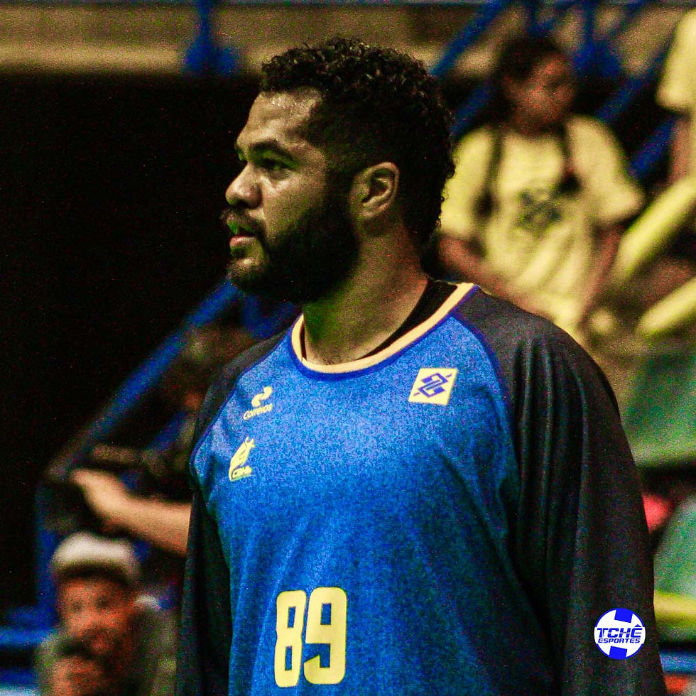 Cesar de Almeida, Bombom