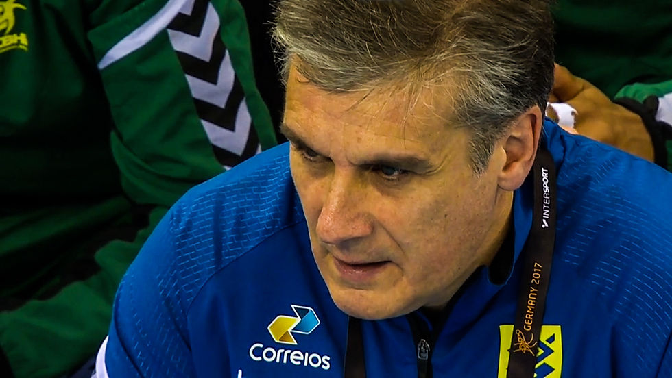 Jorge Dueñas, técnico da Seleção Brasileira adulta feminina. (foto reprodução SporTV)