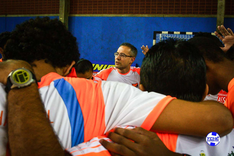 Giuliano Ramos, técnico do juvenil do GHC. (foto arquivo Tchê Esportes)