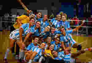 Seleção Argentina comemora classificação antecipada para o Mundial. (foto divulgação CAH)