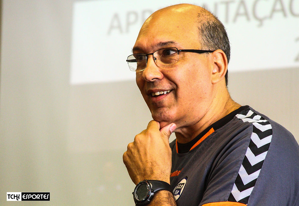 Sérgio Hortelan, técnico do EC Pinheiros masculino. (foto André Pereira / Tchê Esportes)