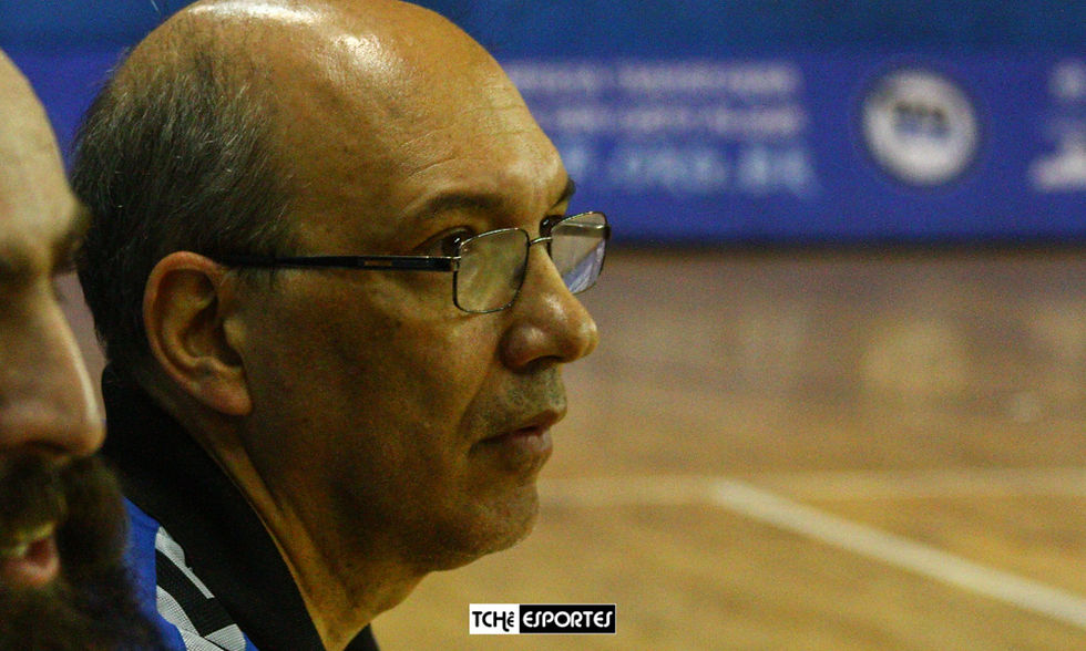 Sérgio Hortelan, técnico do Pinheiros. (foto Andréa Rodrigues / Tchê Esportes)
