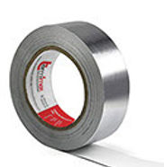 Cinta Adhesiva Técnica: Especialmente formulada para asegurar sellados herméticos, manteniendo la integridad del sistema contra la humedad y el paso del tiempo.