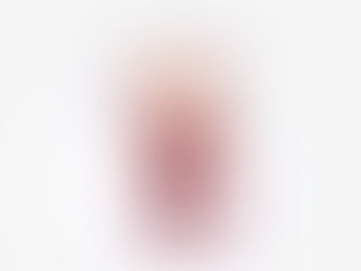 Un cerdito tallado en cuarzo rosa, hecho bajo pedido. Una figura con peso, presencia y ternura para regalar (o quedártela tú).